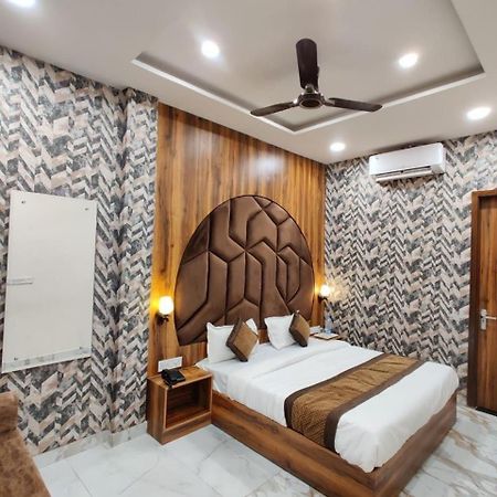 Hotel Gs Amritsar 200 Mtr From Golden Temple ภายนอก รูปภาพ