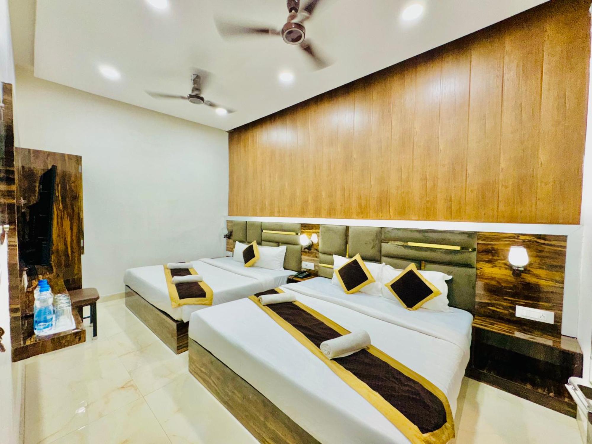 Hotel Gs Amritsar 200 Mtr From Golden Temple ภายนอก รูปภาพ