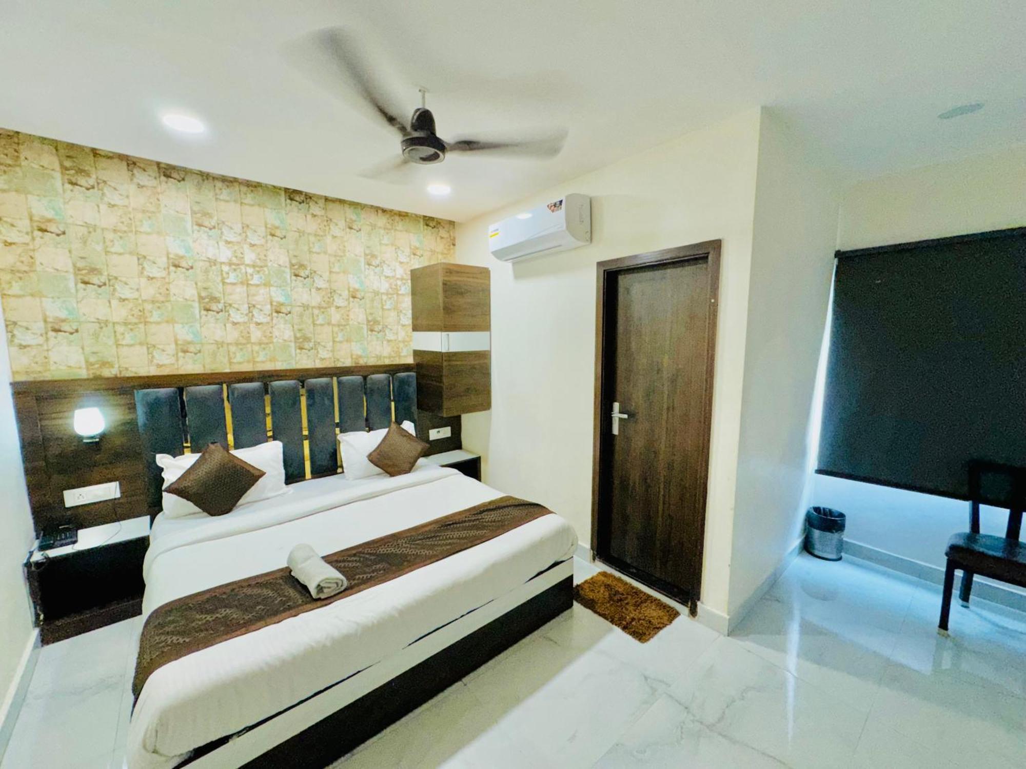 Hotel Gs Amritsar 200 Mtr From Golden Temple ภายนอก รูปภาพ