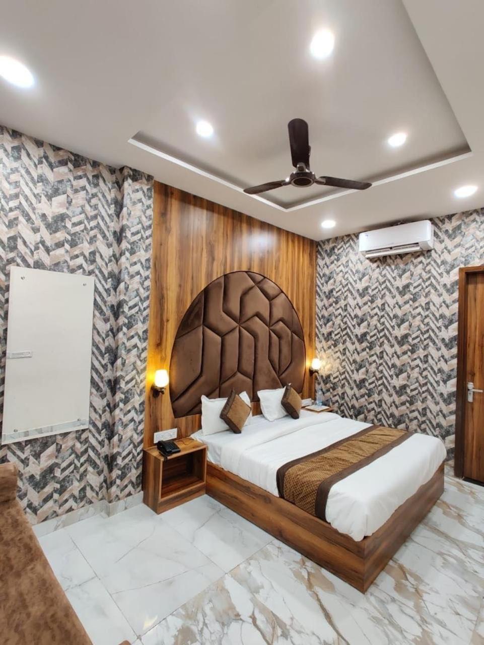 Hotel Gs Amritsar 200 Mtr From Golden Temple ภายนอก รูปภาพ