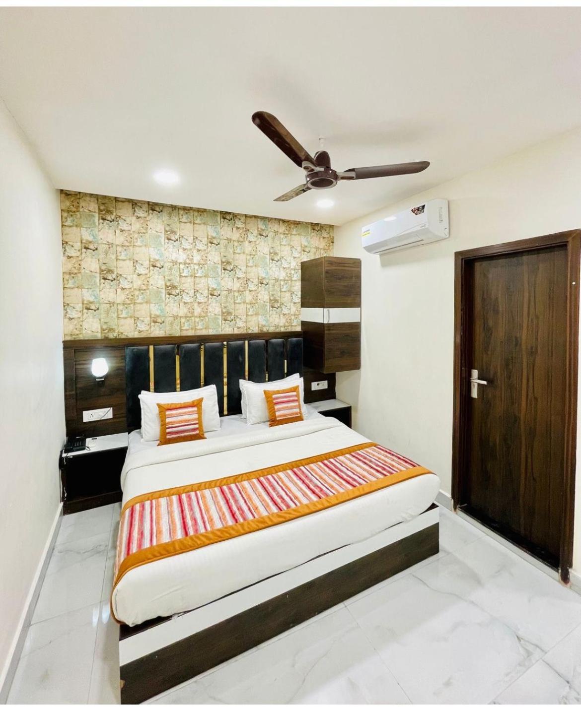 Hotel Gs Amritsar 200 Mtr From Golden Temple ภายนอก รูปภาพ