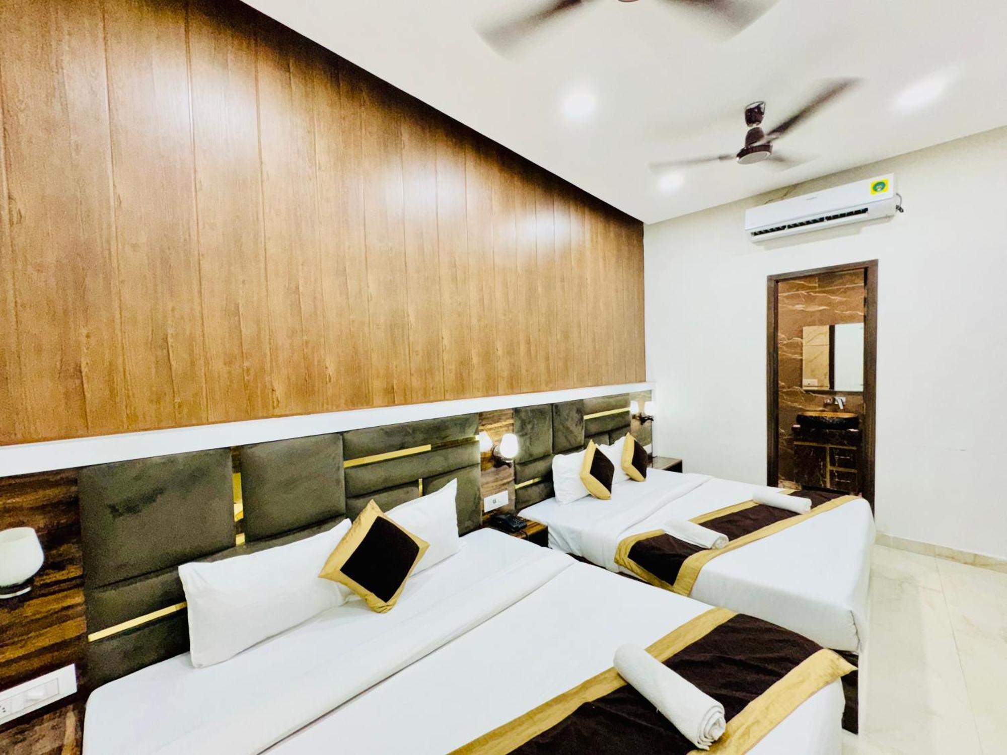 Hotel Gs Amritsar 200 Mtr From Golden Temple ภายนอก รูปภาพ